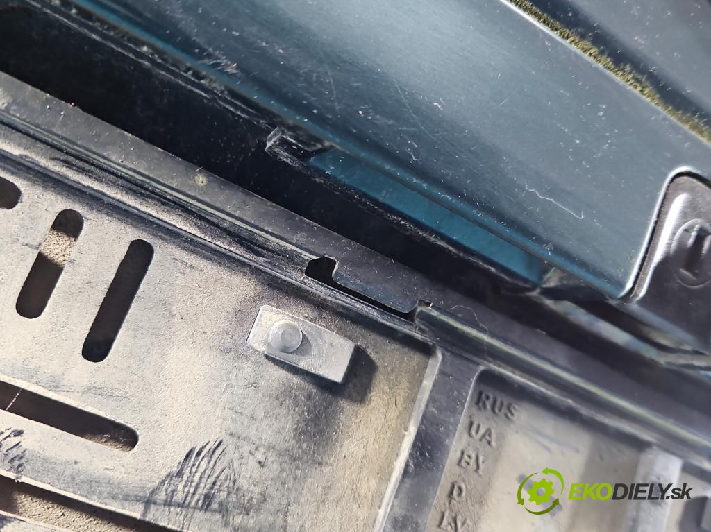 Toyota Avensis I T22 1997-2003 2.0 td 90 hp manual 66 kW 1975 cm3 4- zadní kufrové dveře  (Zadní kapota (kufr))