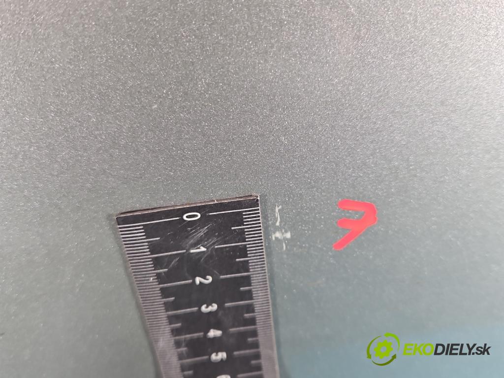 Toyota Corolla Verso II 2004-2009 2.0 D4D 116 hp manual 85 kW 1995 cm3 5- dveře zadní pravé  (Klika dveří ostatní)