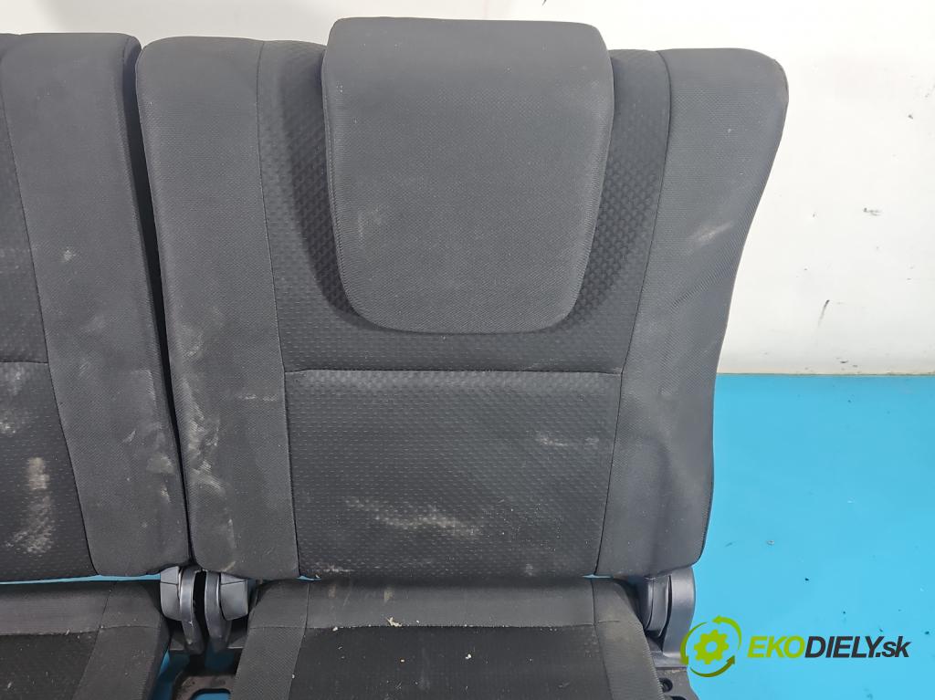 Toyota Corolla Verso II 2004-2009 2.0 D4D 116 hp manual 85 kW 1995 cm3 5- Pohovka: zadní  (Sedadlo)