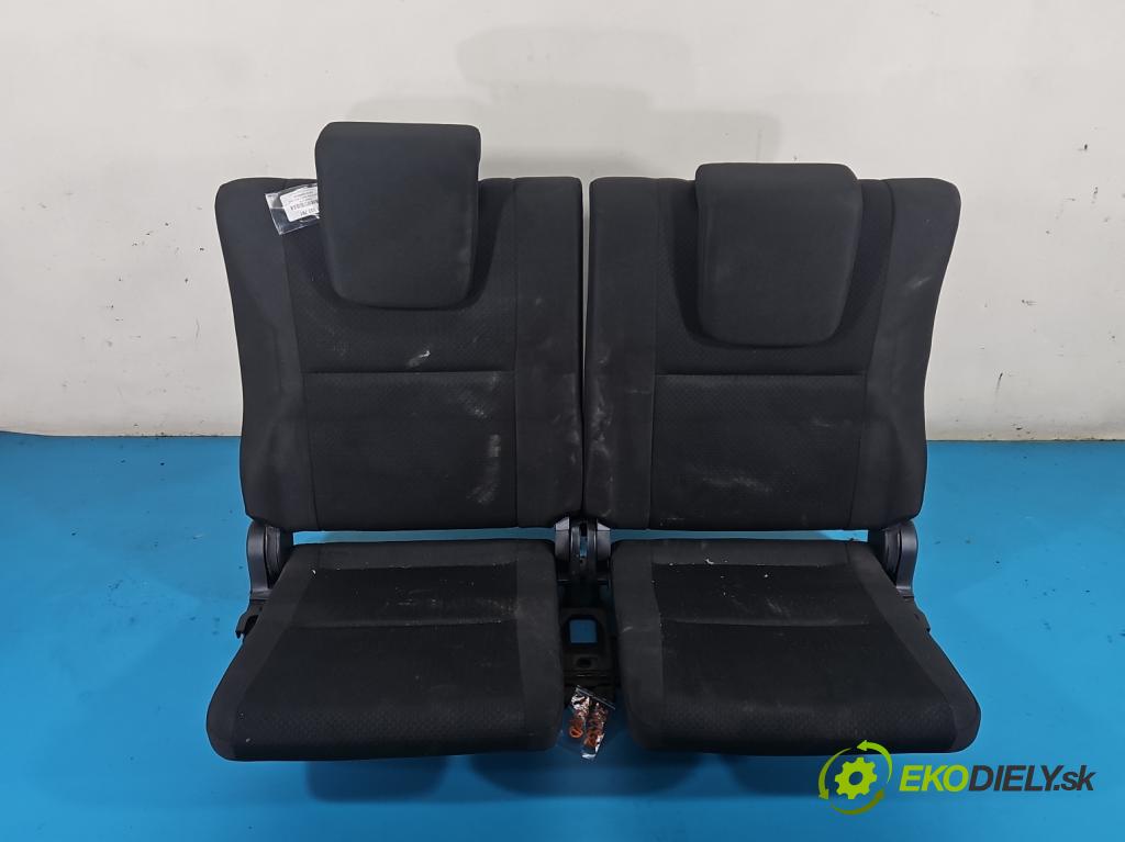 Toyota Corolla Verso II 2004-2009 2.0 D4D 116 hp manual 85 kW 1995 cm3 5- Pohovka: zadní  (Sedadlo)