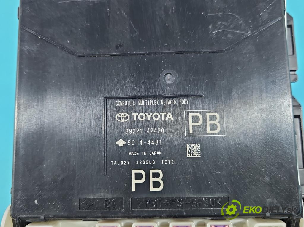 Toyota Rav4 V 2018- 2.5 hybrid 178HP: automatic 131 kW 2487 cm3 5- riadiaca jednotka komfortu 89221-42420