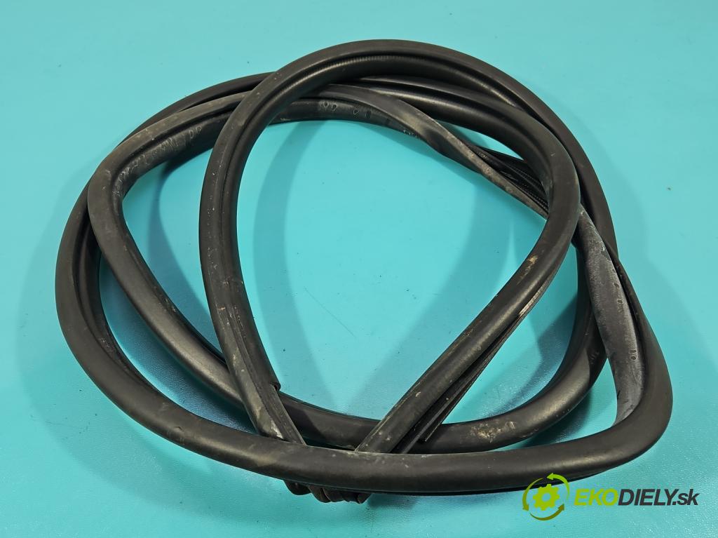 Toyota Rav4 V 2018- 2.5 hybrid 178KM automatic 131 kW 2487 cm3 5- Těsnění: dveře zadní pravé  (Karoserie ostatní)