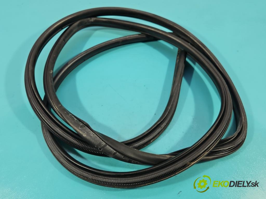 Toyota Rav4 V 2018- 2.5 hybrid 178KM automatic 131 kW 2487 cm3 5- Těsnění: dveře zadní pravé  (Karoserie ostatní)