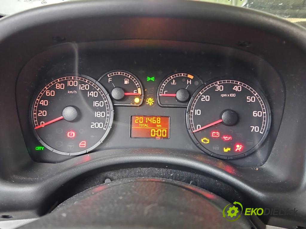 Fiat Punto II 1999-2010 1.2 8V 60 HP manual 44 kW 1242 cm3 3- prístrojovka/ budíky 46833368 (Prístrojová doska)