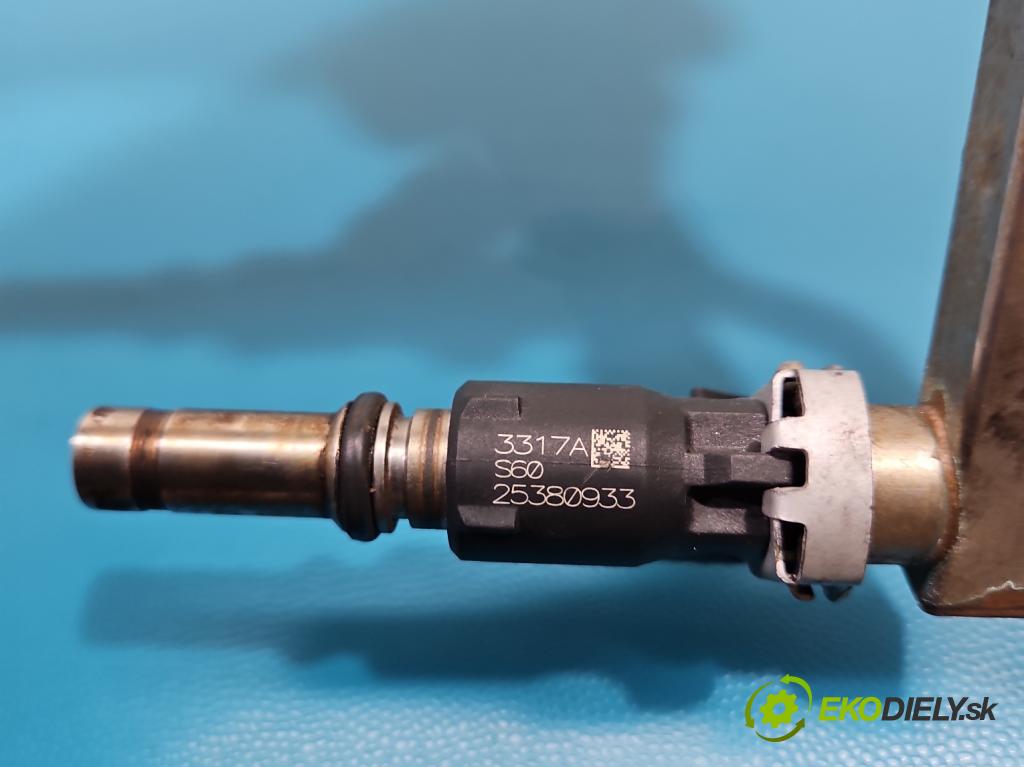 Opel Astra III 2004-2014 1.6 16v 105 HP manual 77 kW 1598 cm3 5- vstrek 55559375 (Vstrekovač paliva)