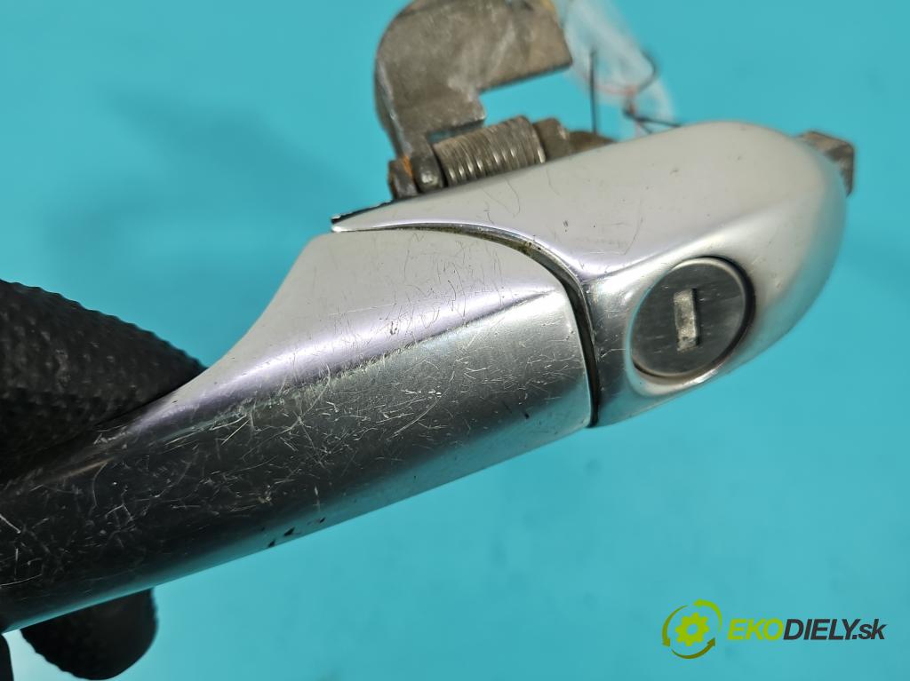 Alfa romeo Gt 2.0 16V 166 HP manual 122 kW 1970 cm3 3- rukoväť predné ľavé mimo:  (Kľučka dverí vonkajšia predná ľavá)