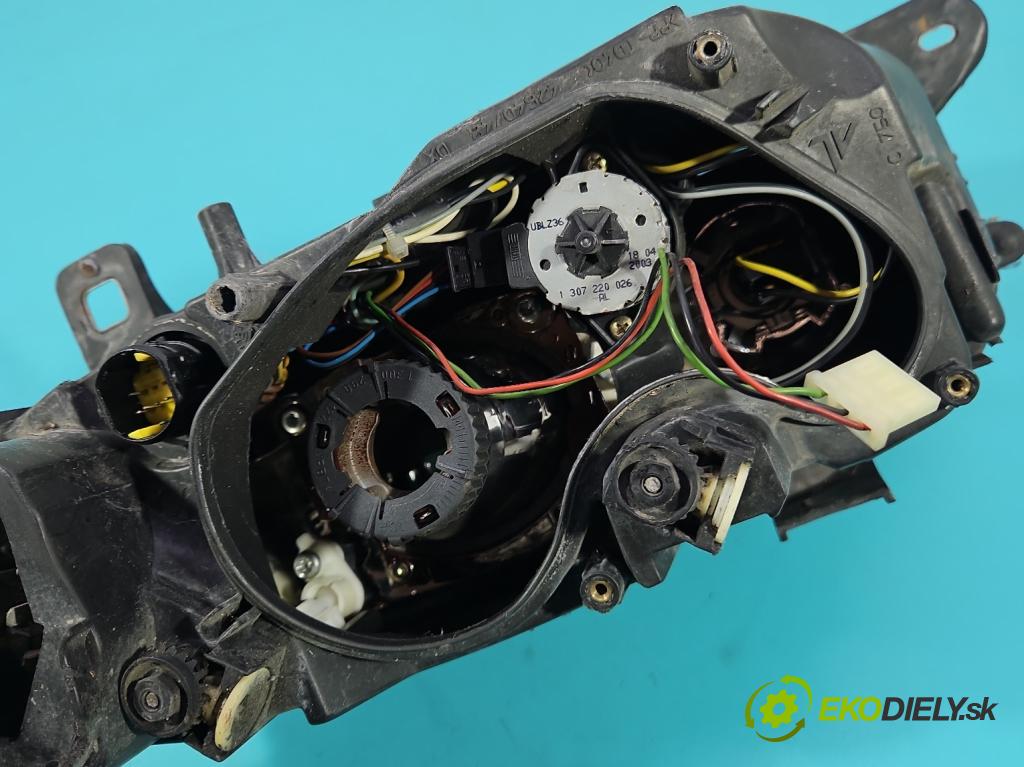 Alfa romeo Gt 2.0 16V 166 HP manual 122 kW 1970 cm3 3- Reflektor: pravý 60681585 (Svetlo predné pravé)