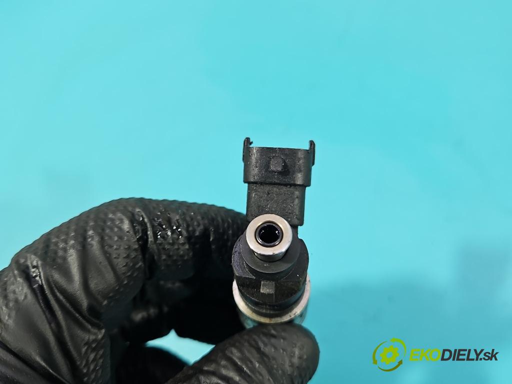 Alfa romeo Gt 2.0 16V 166 hp manual 122 kW 1970 cm3 3- vstřikovač 0261500013 (Vstřikovač paliva)