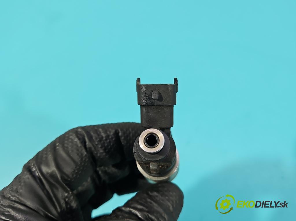 Alfa romeo Gt 2.0 16V 166 hp manual 122 kW 1970 cm3 3- vstřikovač 0261500013 (Vstřikovač paliva)