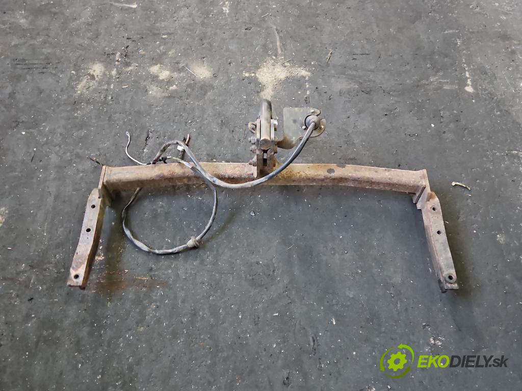 Toyota Corolla Verso II 2004-2009 2.0 D4D 116 hp manual 85 kW 1995 cm3 5- oko tažné  (Tažné zařízení)