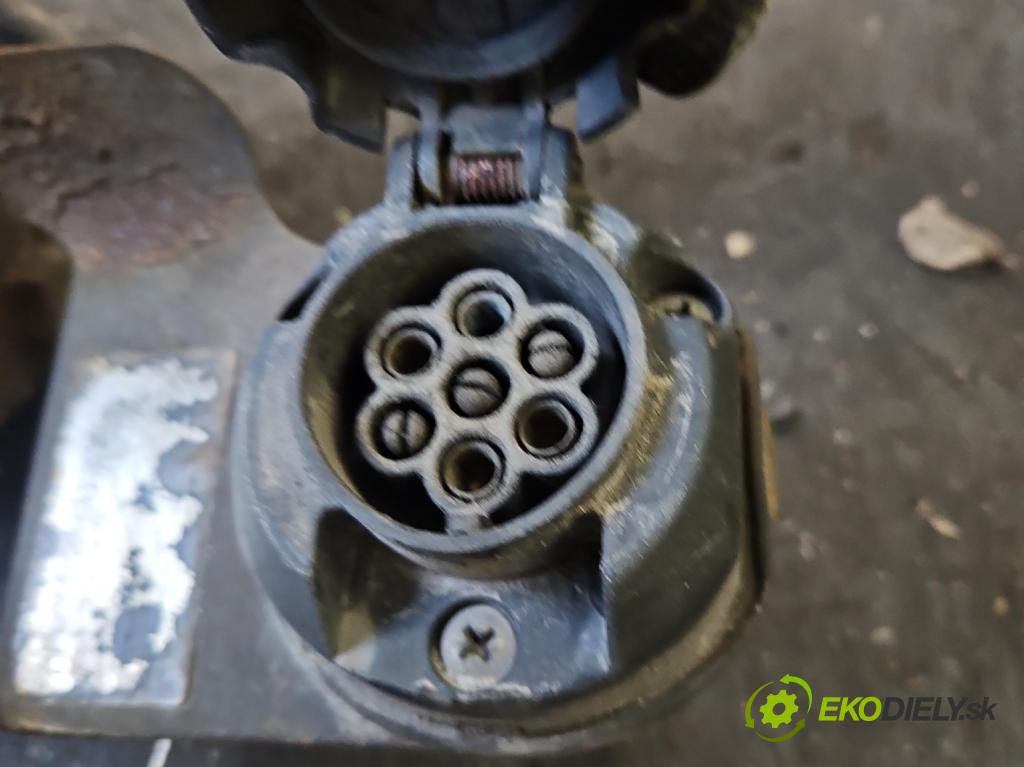 Toyota Corolla Verso II 2004-2009 2.0 D4D 116 hp manual 85 kW 1995 cm3 5- oko tažné  (Tažné zařízení)