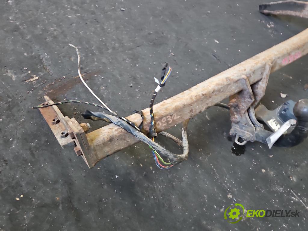 Toyota Corolla Verso II 2004-2009 2.0 D4D 116 hp manual 85 kW 1995 cm3 5- oko tažné  (Tažné zařízení)