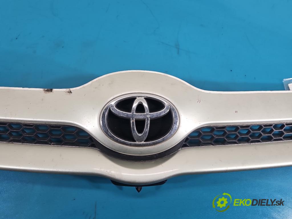 Toyota Corolla Verso II 2004-2009 2.0 D4D 116 hp manual 85 kW 1995 cm3 5- mřížka 53111-0F020