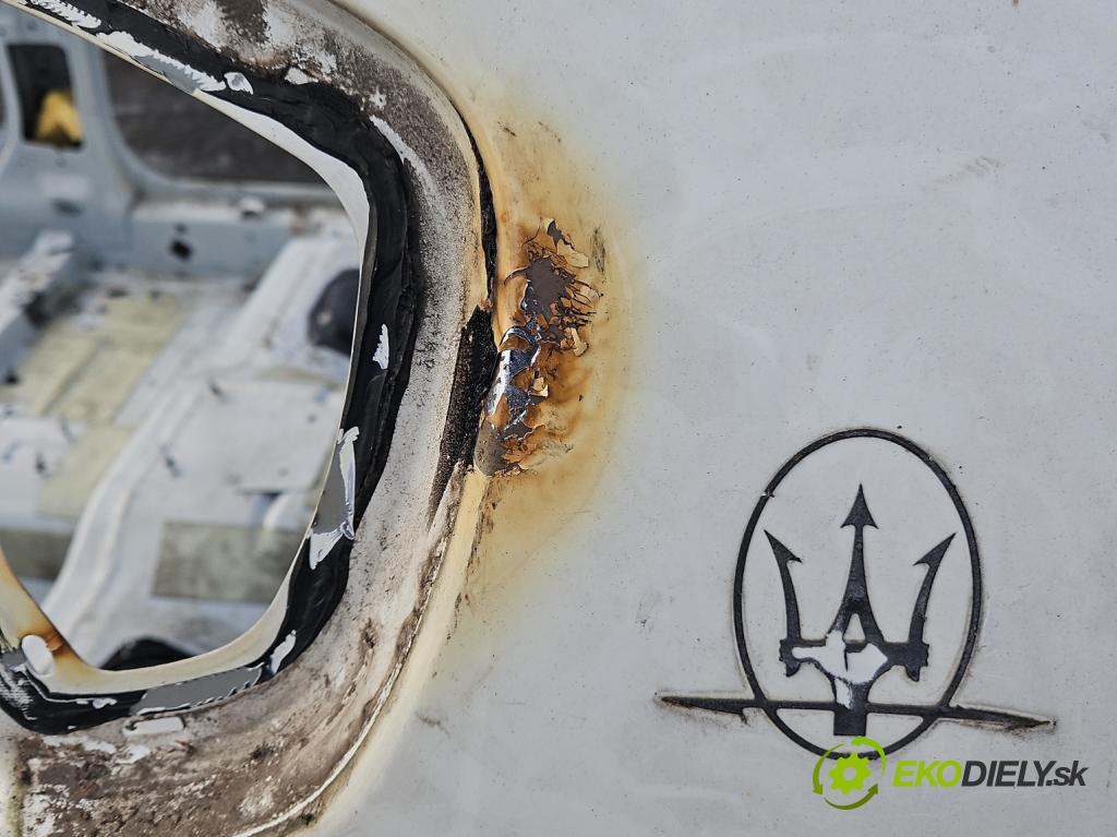 Maserati Quattroporte VI 13- 3.0 V6 automatic 301 kW 2979 cm3 4- blatník zadné ľavý