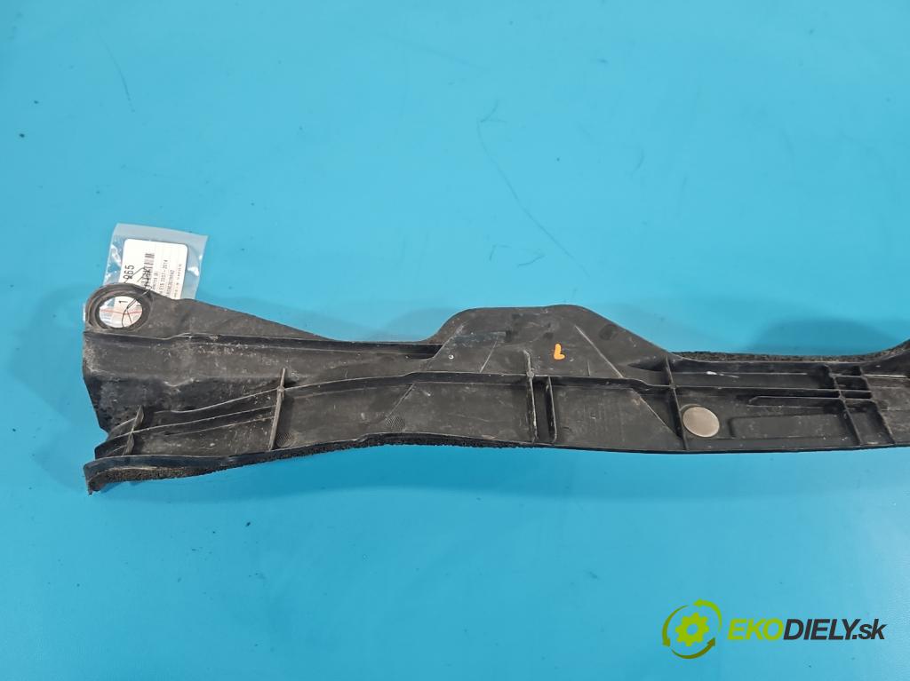 Toyota Corolla E15 2007-2014 1.6 vvti 124hp manual 91 kW 1598 cm3 4- kryt plast 53828-02080