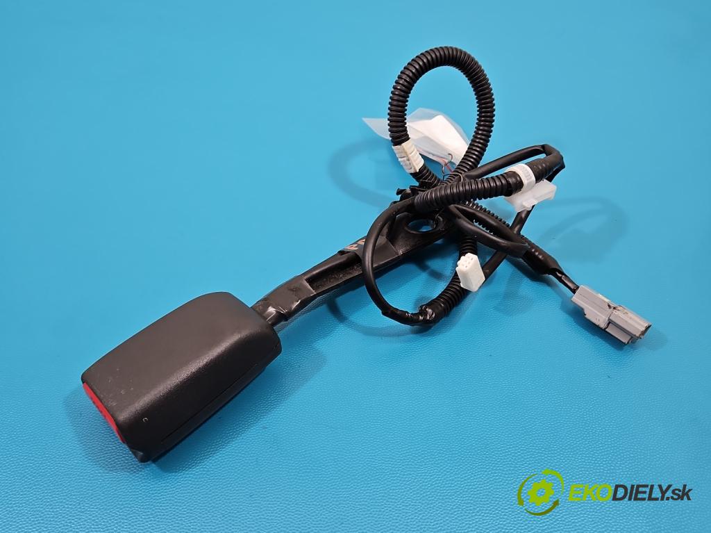 Toyota Corolla E15 2007-2014 1.6 vvti 124hp manual 91 kW 1598 cm3 4- pas bezpečnosť: predné pravý 