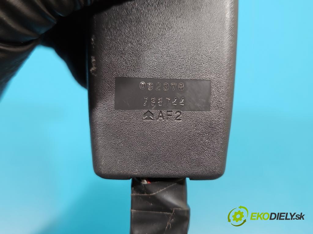 Toyota Corolla E15 2007-2014 1.6 vvti 124hp manual 91 kW 1598 cm3 4- pas bezpečnosť: predné pravý