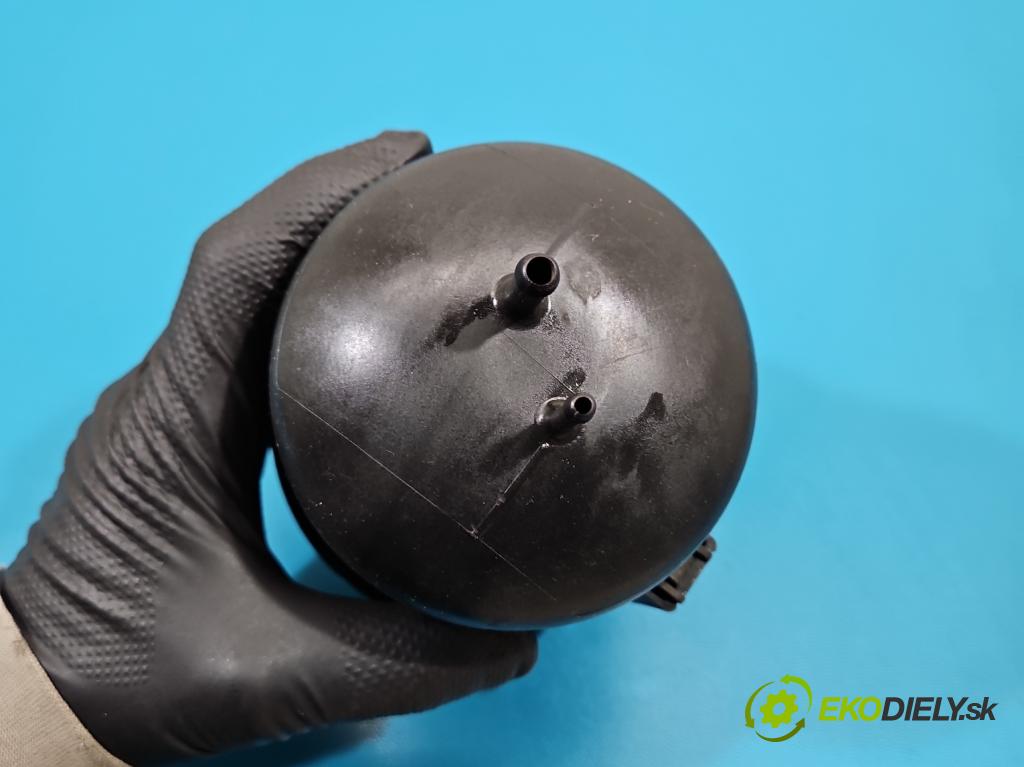 Maserati Quattroporte VI 13- 3.0 V6 automatic 301 kW 2979 cm3 4- Nádrž: