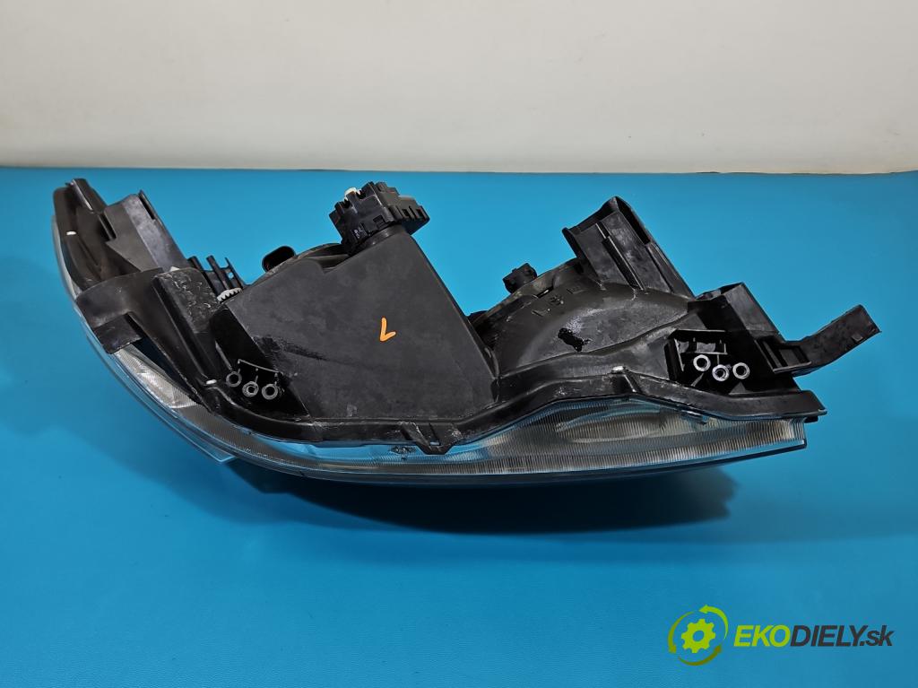 Toyota Corolla E15 2007-2014 1.6 vvti 124hp manual 91 kW 1598 cm3 4- Reflektor: ľavý  (Kľučka dverí ostatné)