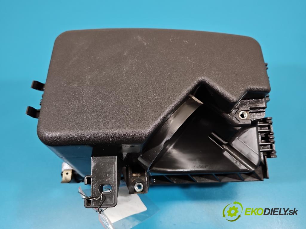 Toyota Corolla E15 2007-2014 1.6 vvti 124hp manual 91 kW 1598 cm3 4- obal filtra vzduchu 17705-0D220 (Obal vzduchového filtra)