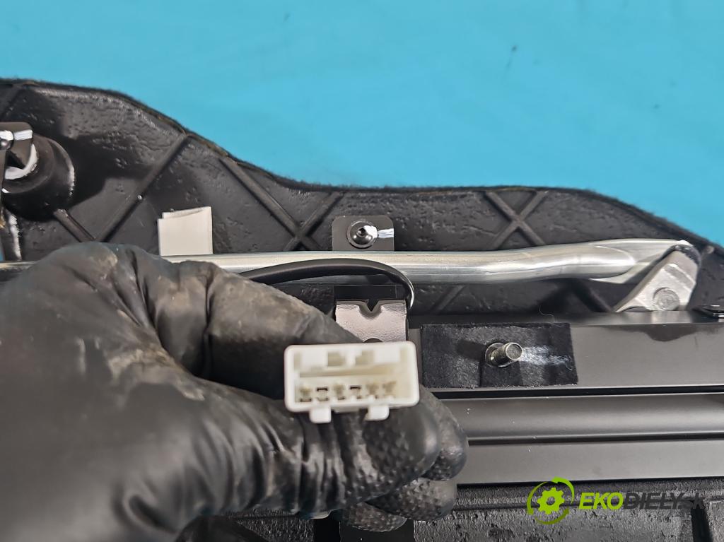 Maserati Quattroporte VI 13- 3.0 V6 automatic 301 kW 2979 cm3 4- roleta  (Roleta kufra)