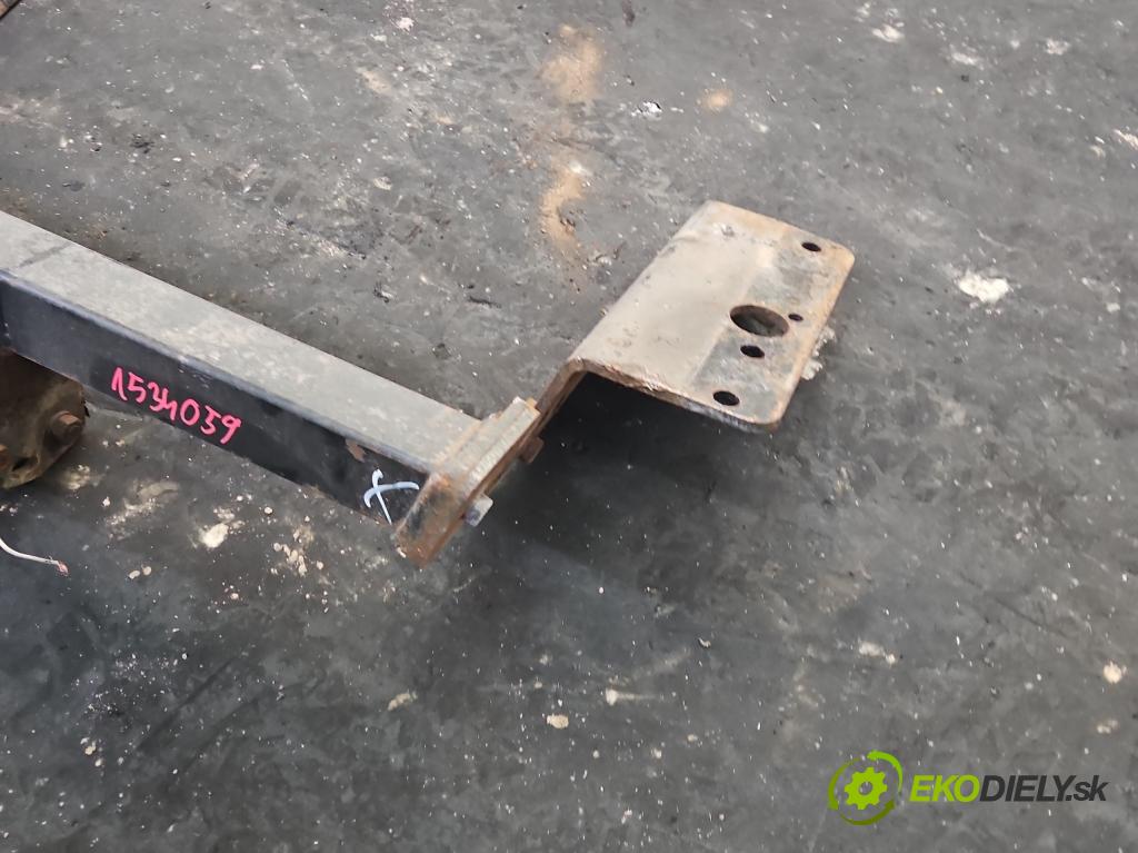 Toyota Corolla E15 2007-2014 1.6 vvti 124 hp manual 91 kW 1598 cm3 4- oko tažné  (Tažné zařízení)