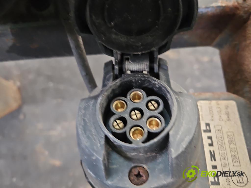 Toyota Corolla E15 2007-2014 1.6 vvti 124 hp manual 91 kW 1598 cm3 4- oko tažné  (Tažné zařízení)