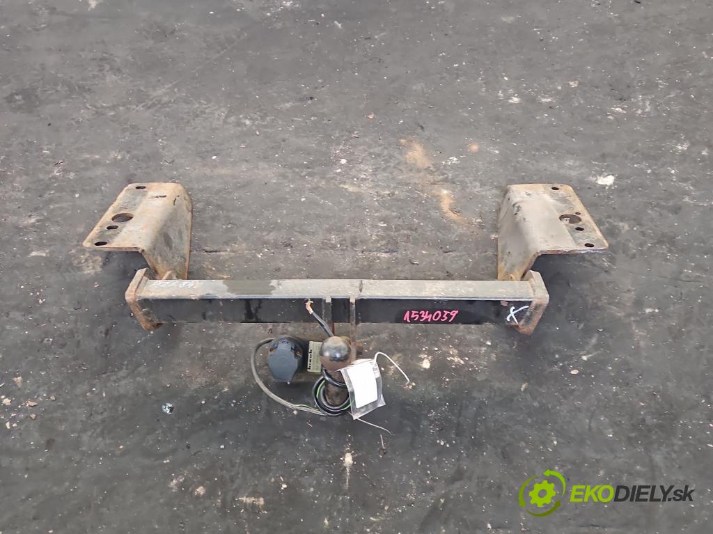 Toyota Corolla E15 2007-2014 1.6 vvti 124 hp manual 91 kW 1598 cm3 4- oko tažné  (Tažné zařízení)