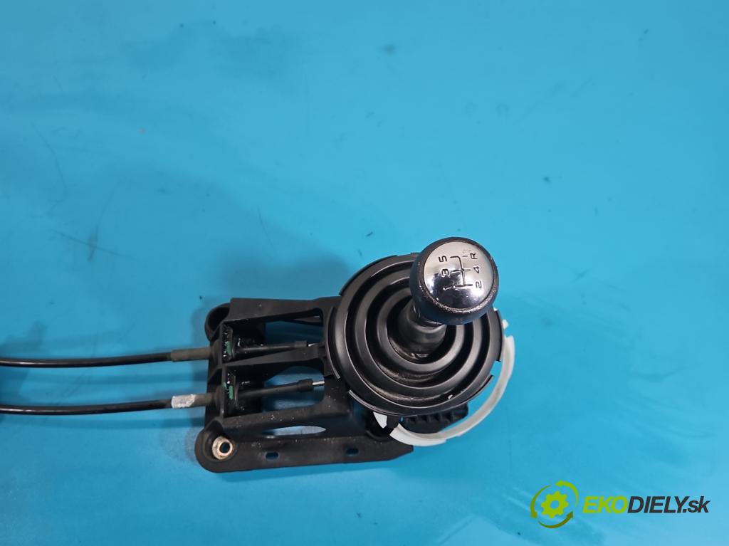 Citroen C3 I 2002-2009 1.4 hdi 68 HP manual 50 kW 1398 cm3 5- Páka: Změny: stupeň,rýchlosť  (Rýchlostná páka (kulisa))