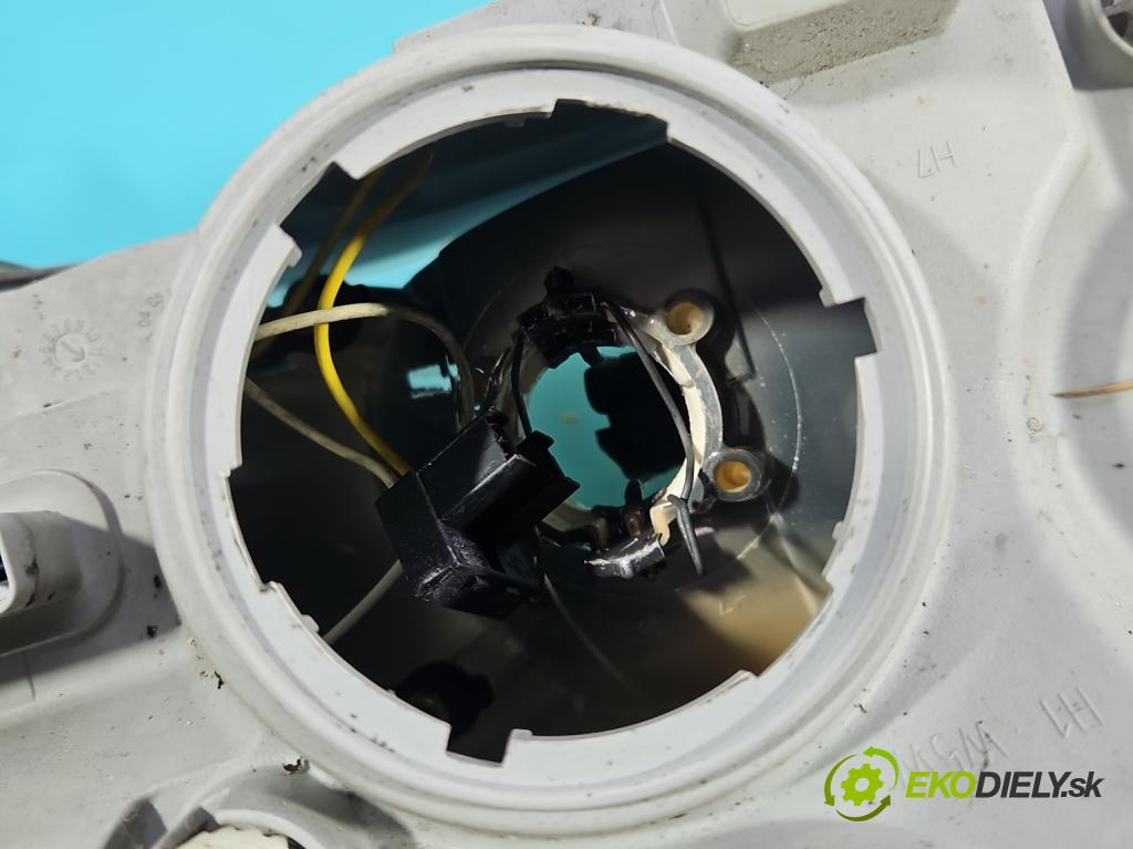 Renault Master II 1998-2010 2.5 dci 99 HP manual 73 kW 2463 cm3 5- Reflektor: pravý 8200163521 (Svetlo predné pravé)