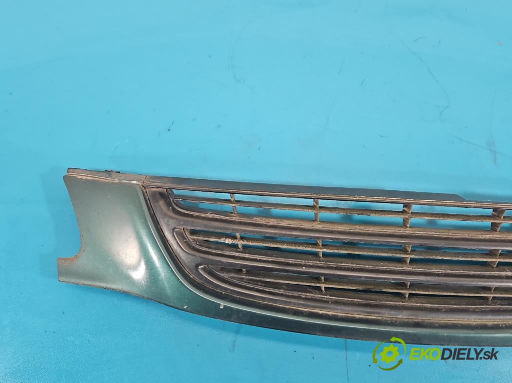 Toyota Avensis I T22 1997-2003 2.0 td 90 hp manual 66 kW 1975 cm3 4- mřížka 53114-05020