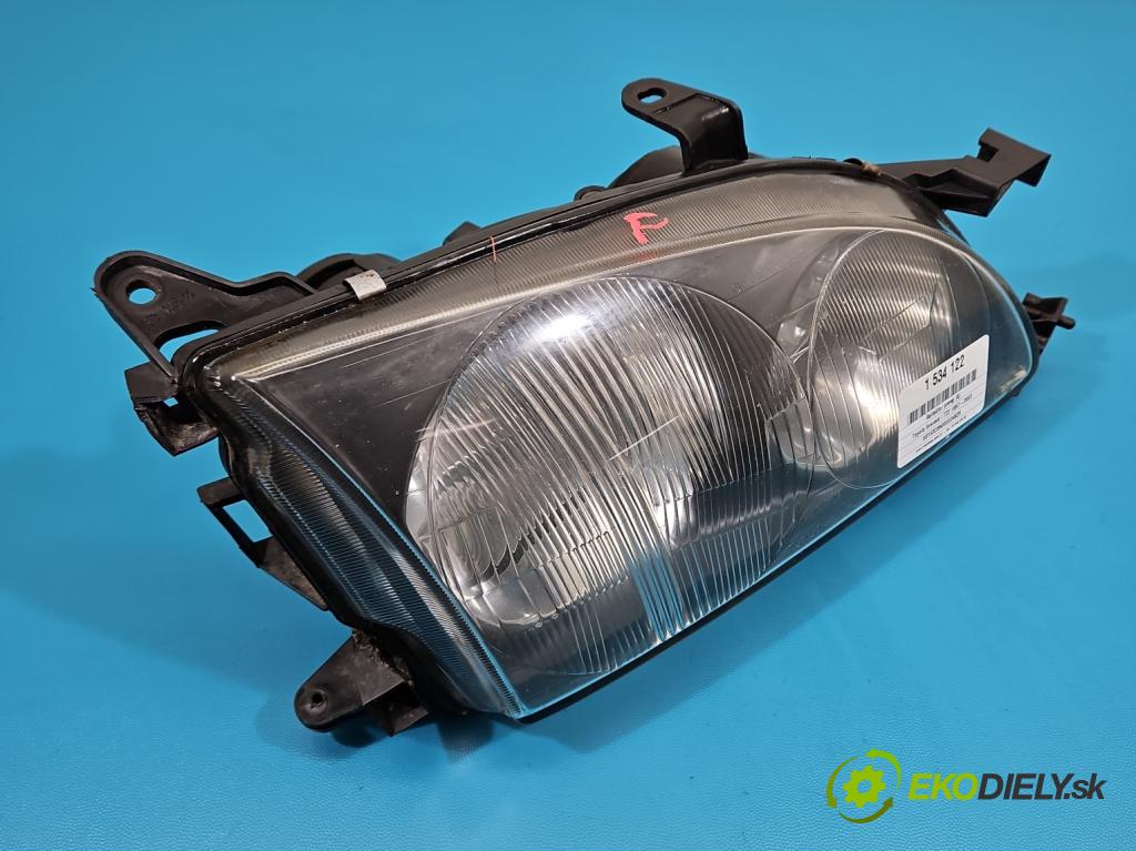 Toyota Avensis I T22 1997-2003 2.0 td 90 HP manual 66 kW 1975 cm3 4- Reflektor: pravý  (Svetlo predné pravé)