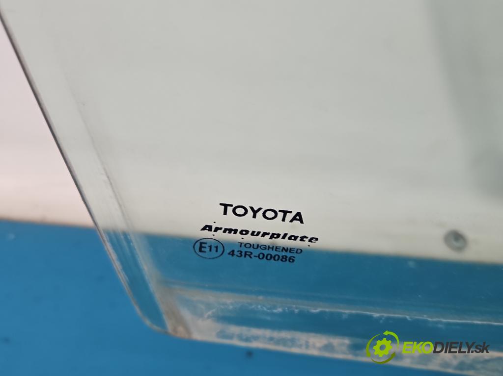 Toyota Corolla E15 2007-2014 1.6 vvti 124hp manual 91 kW 1598 cm3 4- sklo dvere predné pravé