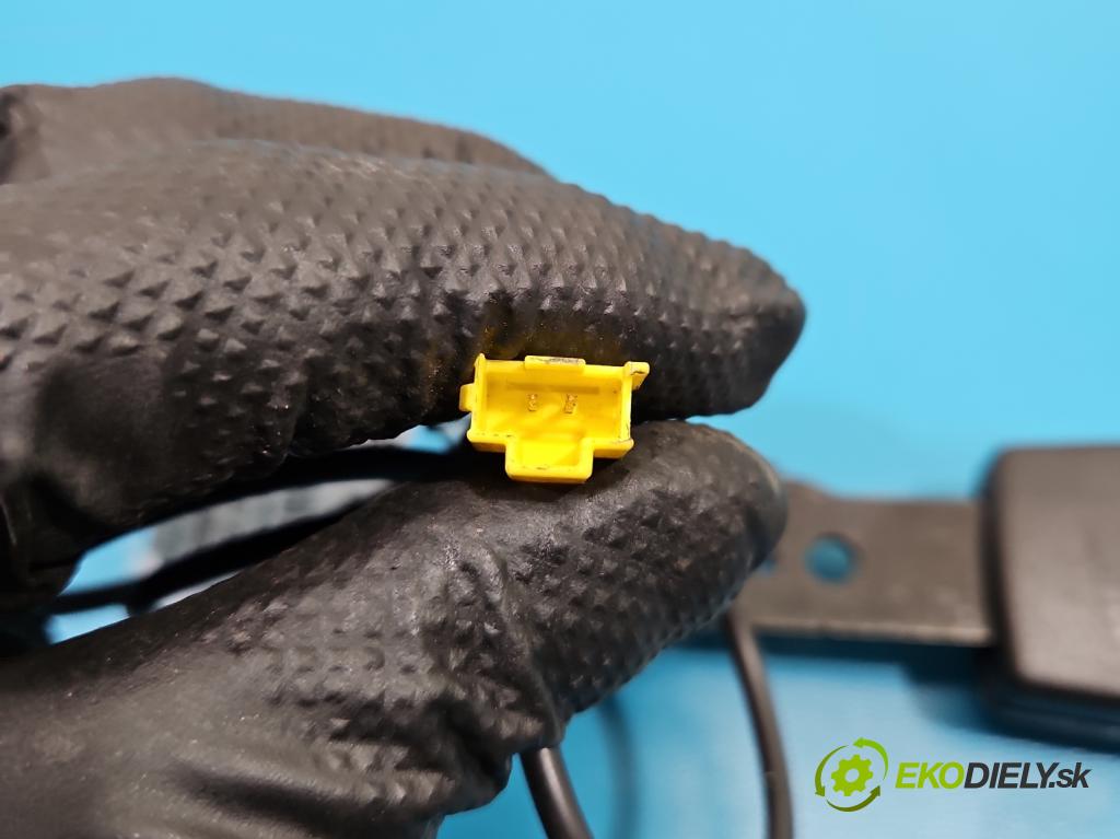 Mercedes Vito W447 2014- 1.75 cdi 102 hp manual 75 kW 1750 cm3 5- stěna bezpečnost přední levý A4478602269