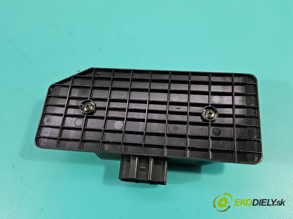Vw Passat B5 1995-2005 1.6 8V 101 HP manual 74 kW 1595 cm3 4- riadiaca jednotka komfortu 3B0959799
