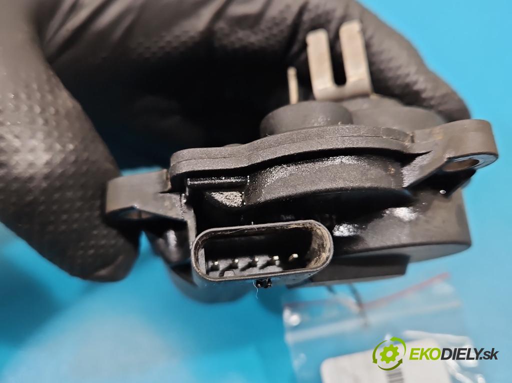 Mercedes Vito W447 2014- 1.75 cdi 102 HP manual 75 kW 1750 cm3 5- klapka A2139068601 (Škrtiaca klapka)