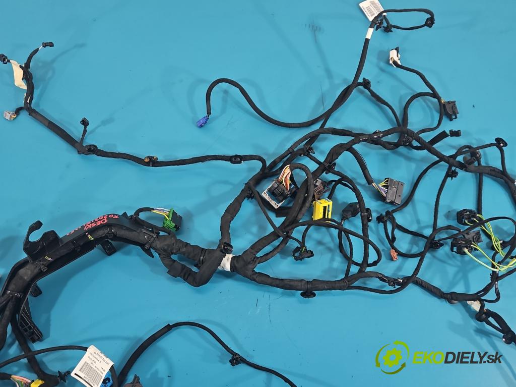 Peugeot 3008 II 2016-2023 1.6 T 300 hp automatic 221 kW 1598 cm3 5- Balíček: desky: přístrojová deska: 9820651780