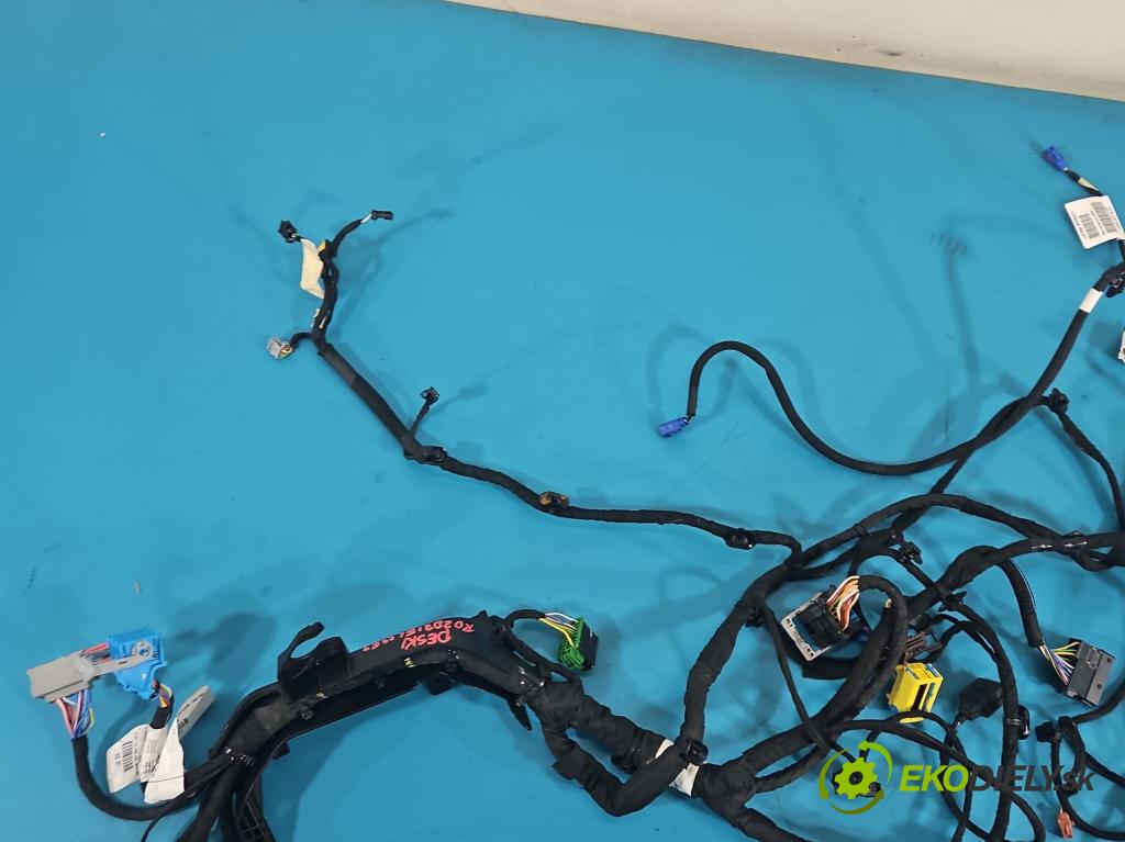 Peugeot 3008 II 2016-2023 1.6 T 300 hp automatic 221 kW 1598 cm3 5- Balíček: desky: přístrojová deska: 9820651780