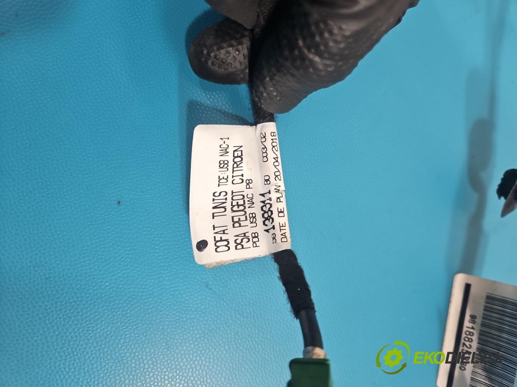 Peugeot 3008 II 2016-2023 1.6 T 300 hp automatic 221 kW 1598 cm3 5- Balíček: desky: přístrojová deska: 9820651780