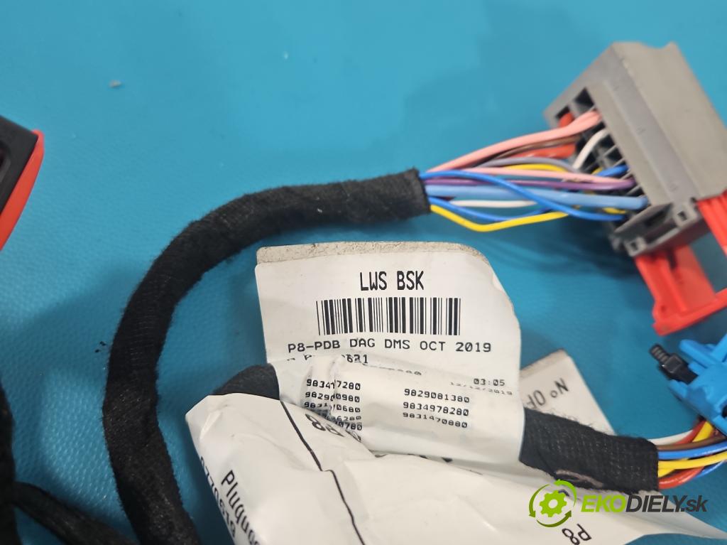 Peugeot 3008 II 2016-2023 1.6 T 300 hp automatic 221 kW 1598 cm3 5- Balíček: desky: přístrojová deska: 9820651780