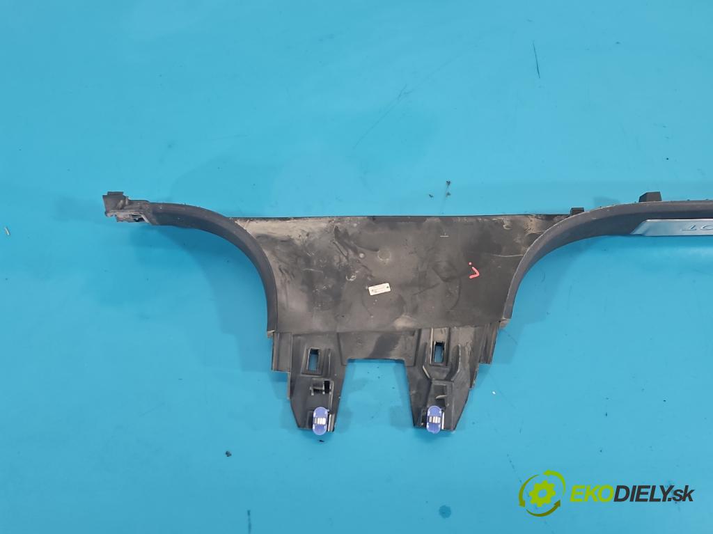 Peugeot 3008 II 2016-2023 1.6 T 300 HP automatic 221 kW 1598 cm3 5- kryt plast 9811645977