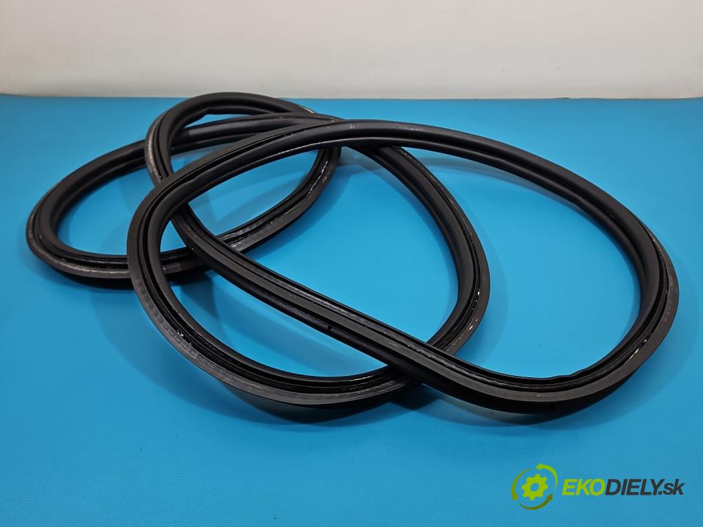 Peugeot 3008 II 2016-2023 1.6 T 300 hp automatic 221 kW 1598 cm3 5- Těsnění: kufrových dveří 