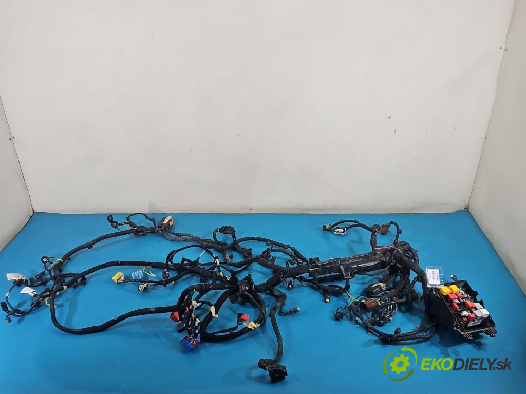 Peugeot 3008 II 2016-2023 1.6 T 300 hp automatic 221 kW 1598 cm3 5- Balíček: 9829108780