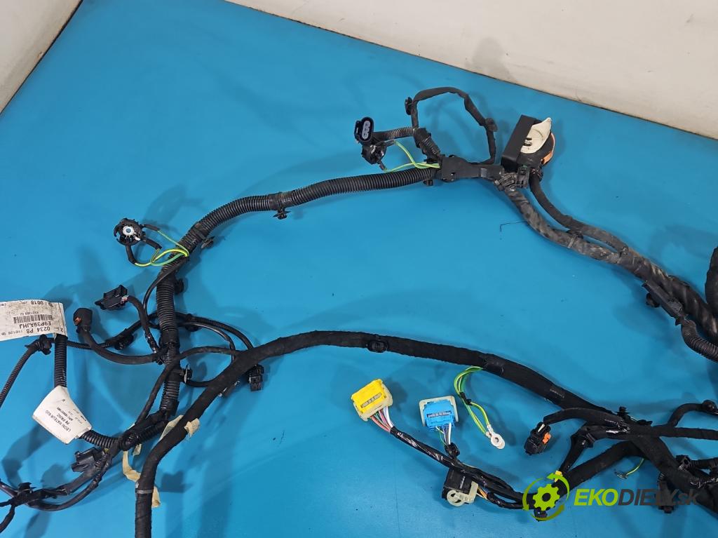 Peugeot 3008 II 2016-2023 1.6 T 300 hp automatic 221 kW 1598 cm3 5- Balíček: 9829108780