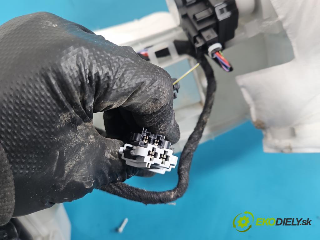 Peugeot 3008 II 2016-2023 1.6 T 300 hp automatic 221 kW 1598 cm3 5- radiátor  (Radiátor topení)