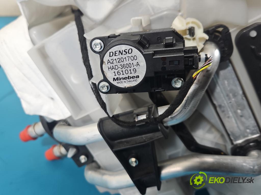 Peugeot 3008 II 2016-2023 1.6 T 300 hp automatic 221 kW 1598 cm3 5- radiátor  (Radiátor topení)