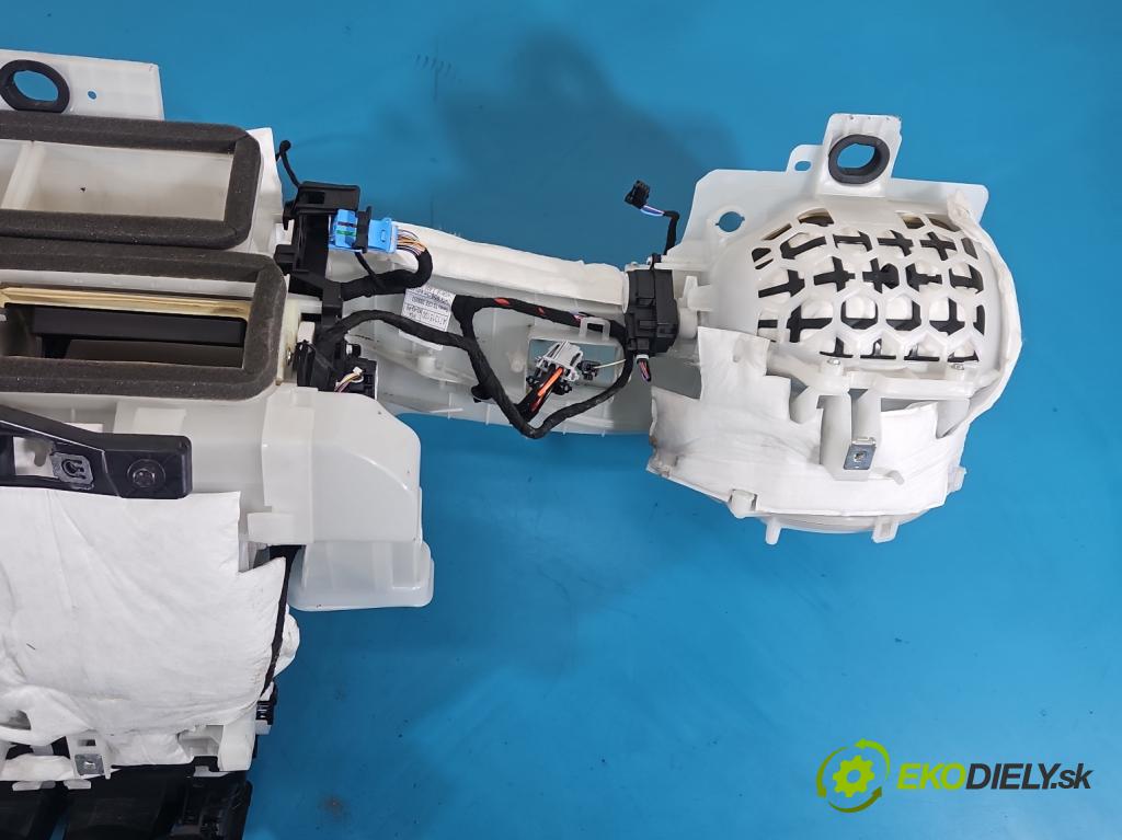 Peugeot 3008 II 2016-2023 1.6 T 300 hp automatic 221 kW 1598 cm3 5- radiátor  (Radiátor topení)