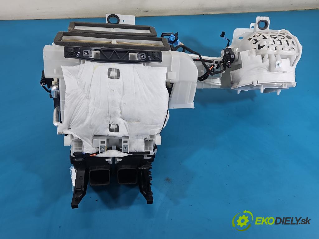 Peugeot 3008 II 2016-2023 1.6 T 300 hp automatic 221 kW 1598 cm3 5- radiátor  (Radiátor topení)