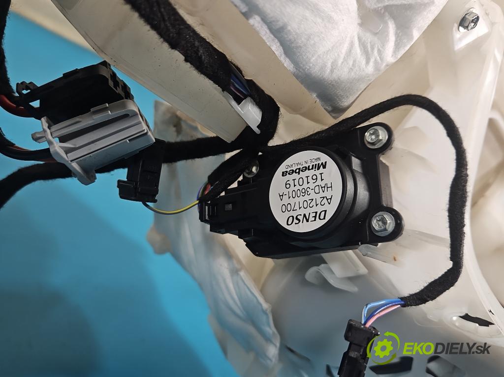 Peugeot 3008 II 2016-2023 1.6 T 300 hp automatic 221 kW 1598 cm3 5- radiátor  (Radiátor topení)