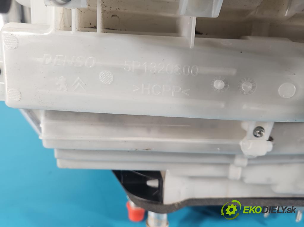 Peugeot 3008 II 2016-2023 1.6 T 300 hp automatic 221 kW 1598 cm3 5- radiátor  (Radiátor topení)